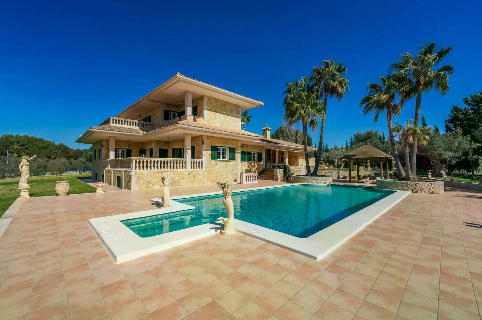 Hermosa villa en venta