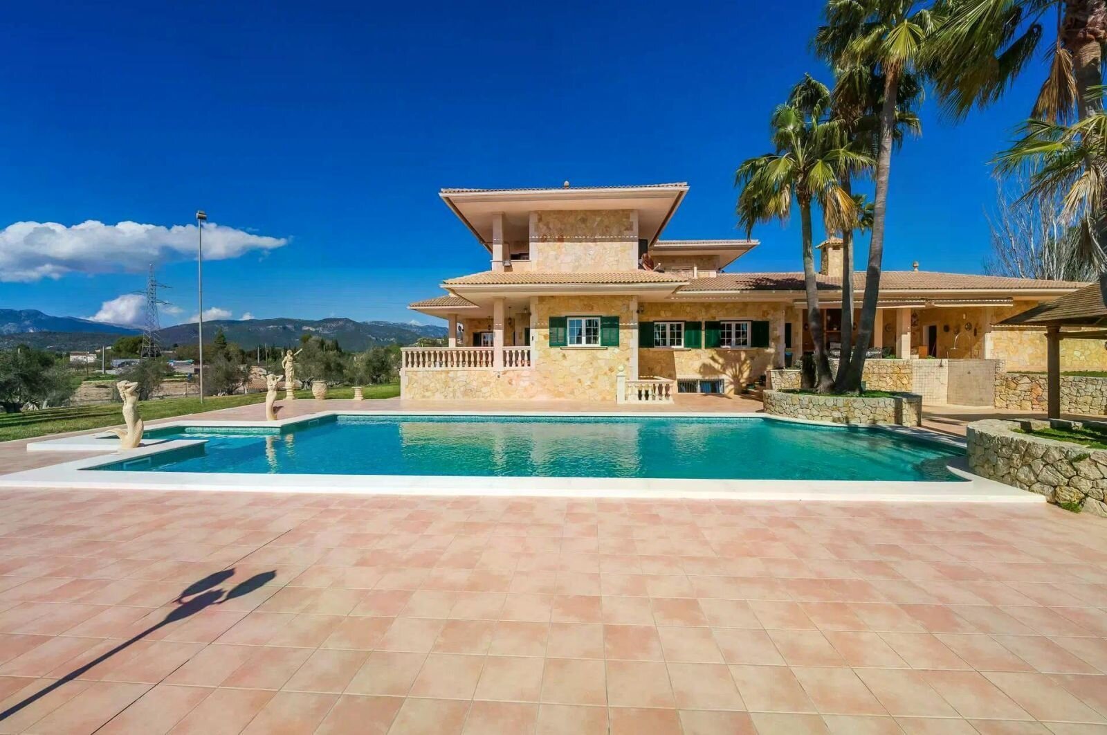 Hermosa villa en venta
